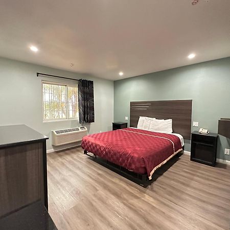 ทราเวลลอดจ์ บาย วินด์แฮม ออนแทริโอ Motel ออนตาริโอ ภายนอก รูปภาพ