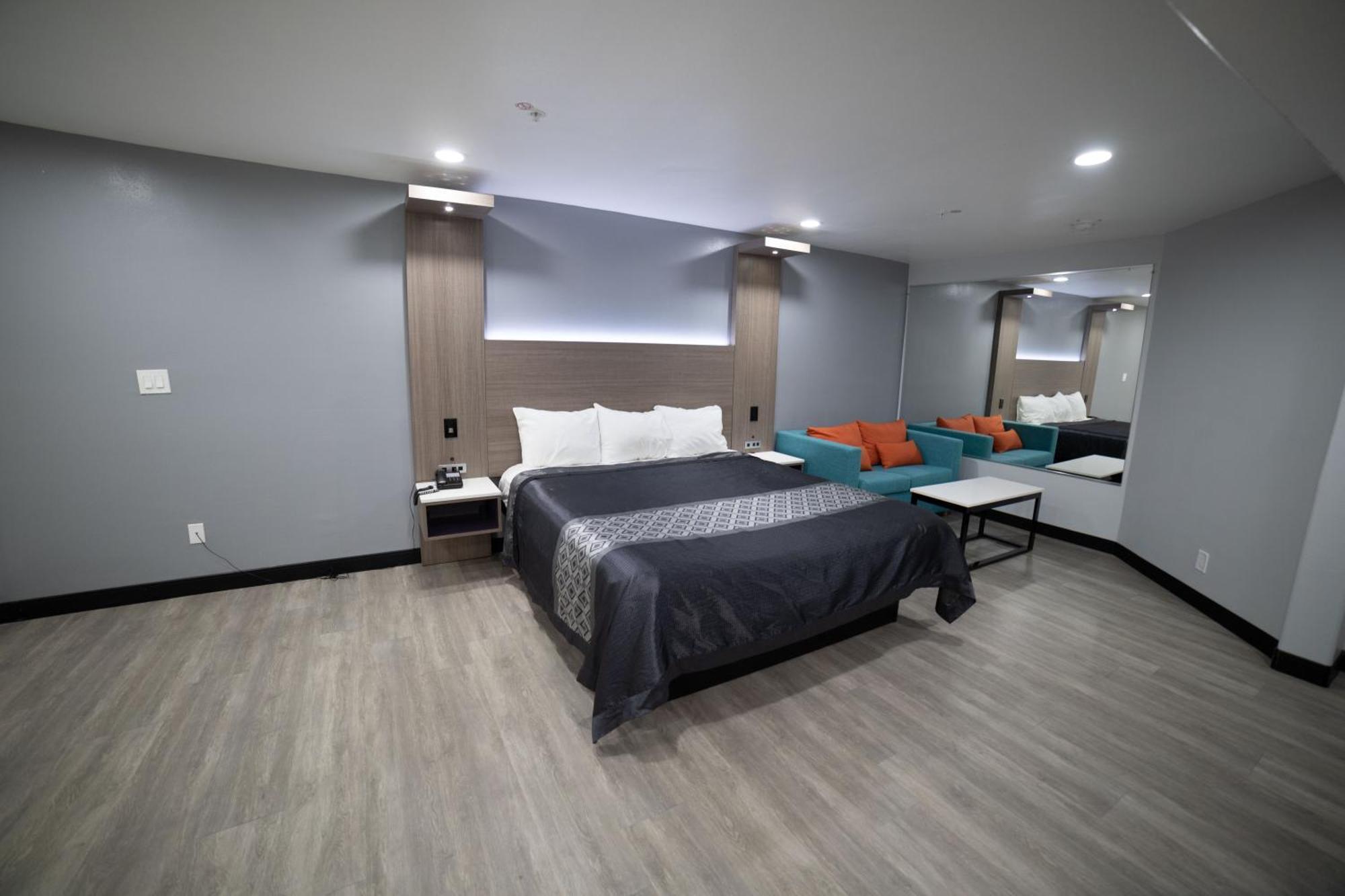 ทราเวลลอดจ์ บาย วินด์แฮม ออนแทริโอ Motel ออนตาริโอ ภายนอก รูปภาพ