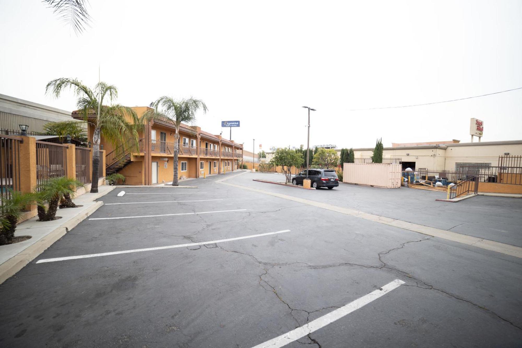ทราเวลลอดจ์ บาย วินด์แฮม ออนแทริโอ Motel ออนตาริโอ ภายนอก รูปภาพ